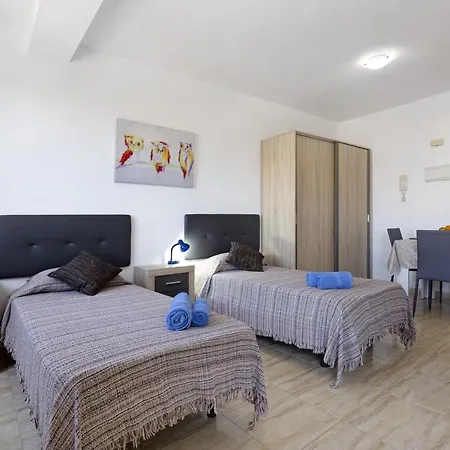 Betty F Puerto del Rosario